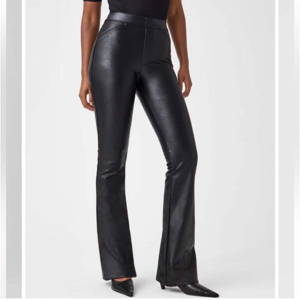 Spanx Leather-Like Flare Pant Womens M Black 20457R High Rise‎ Coated